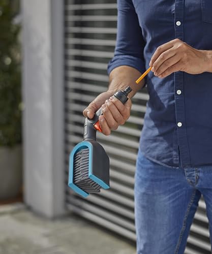 Gardena Cleansystem Blind Brush: Cleaning Brush for C or Z slats, Easy Cleaning of slatted and louvre shutters, swivelling Brush Head, with Water Connection, Convenient Lock (18850-20) - view 4